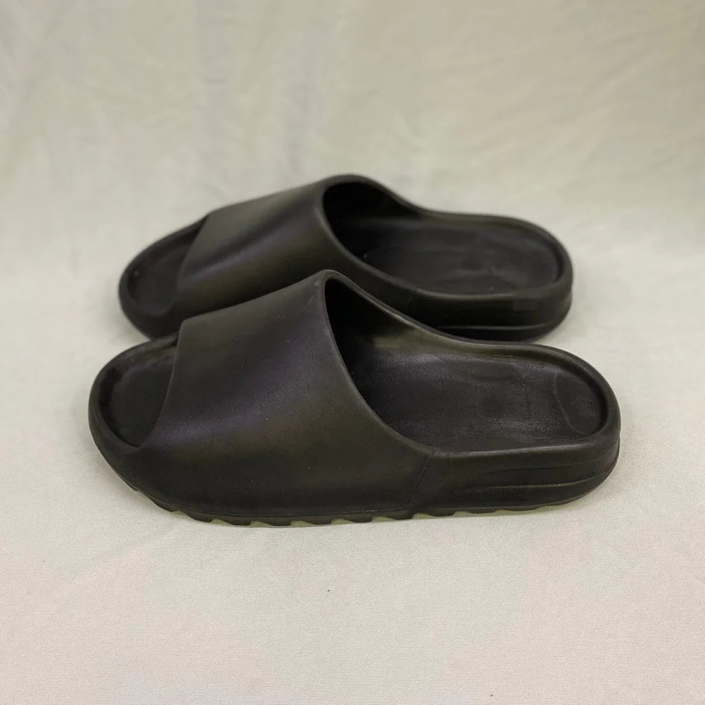 Chinelo Yeezy Slide - Black