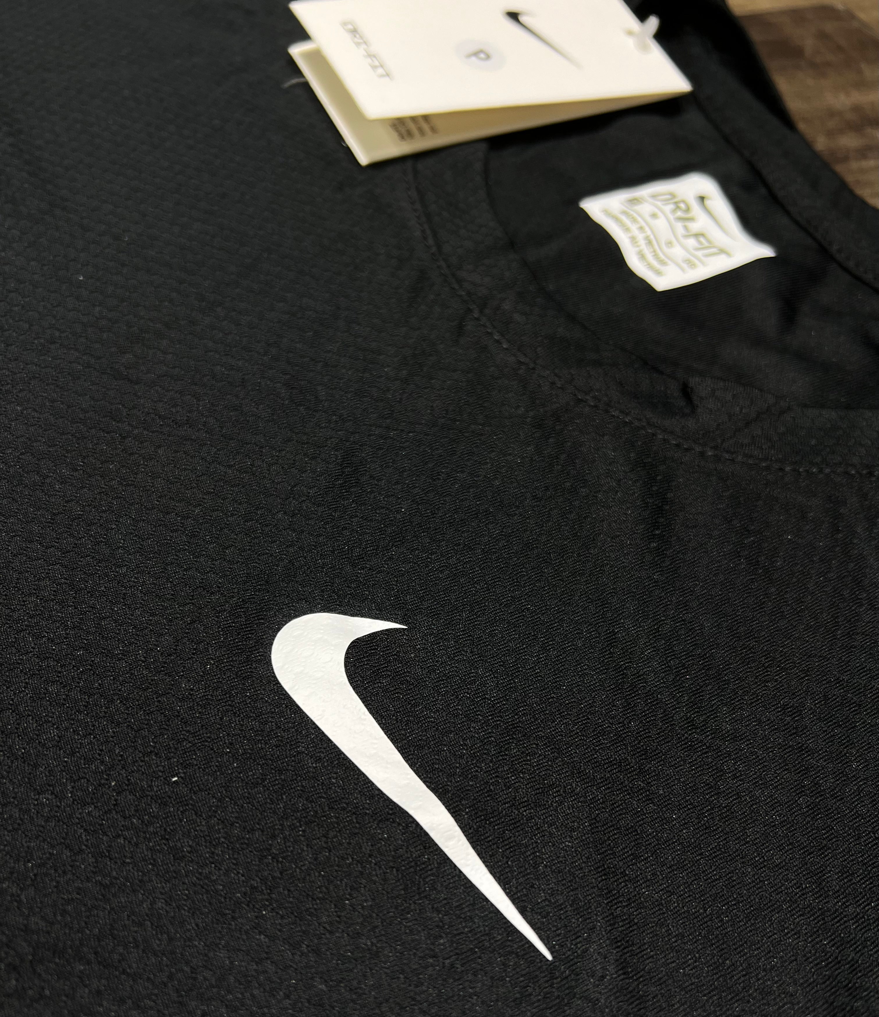Kit Esportivo Masculino Nike – Camiseta, Shorts e Meia Dry Fit Treino Academia