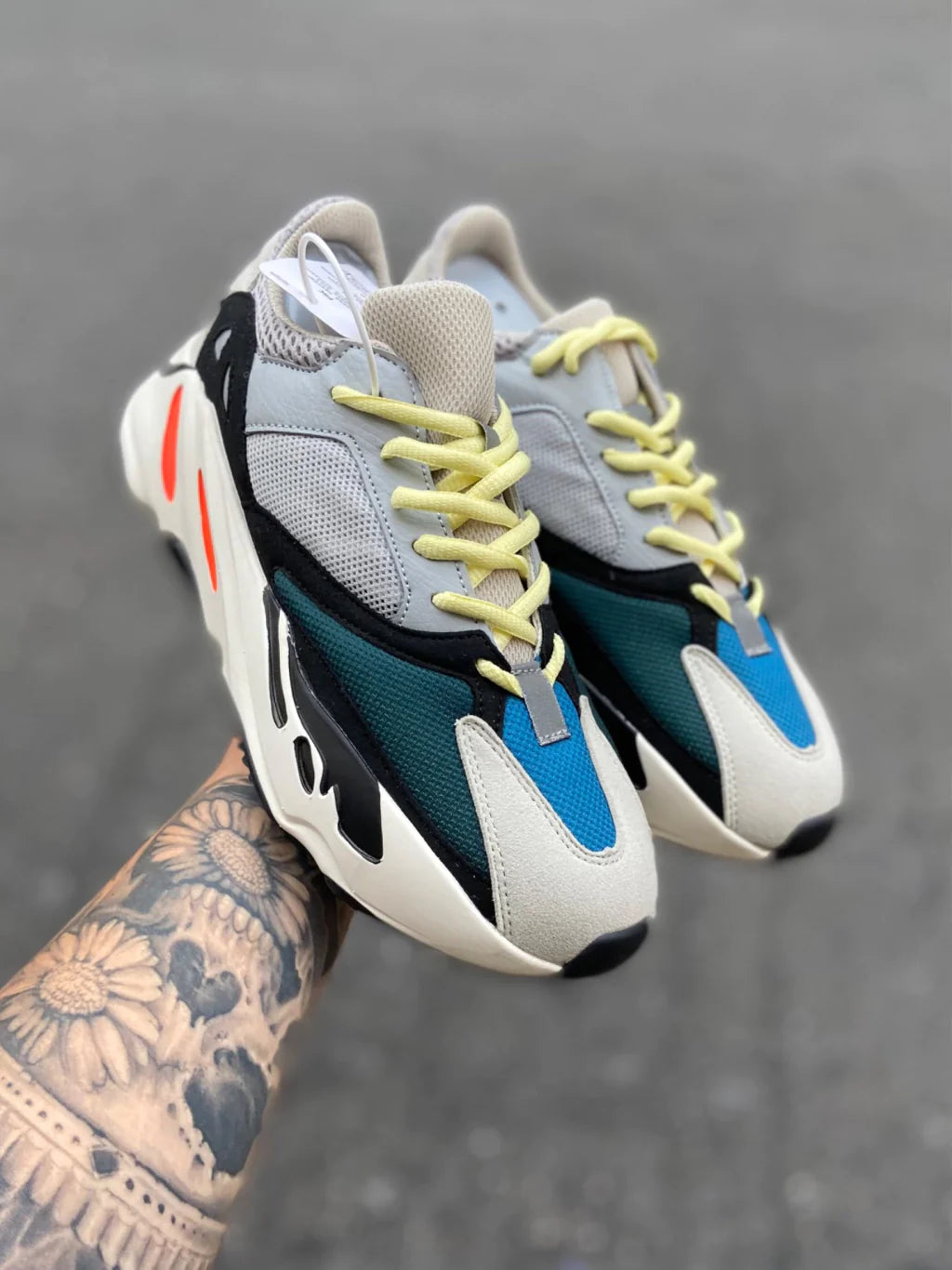 Adidas Yeezy 700 V2 - Wave Runner