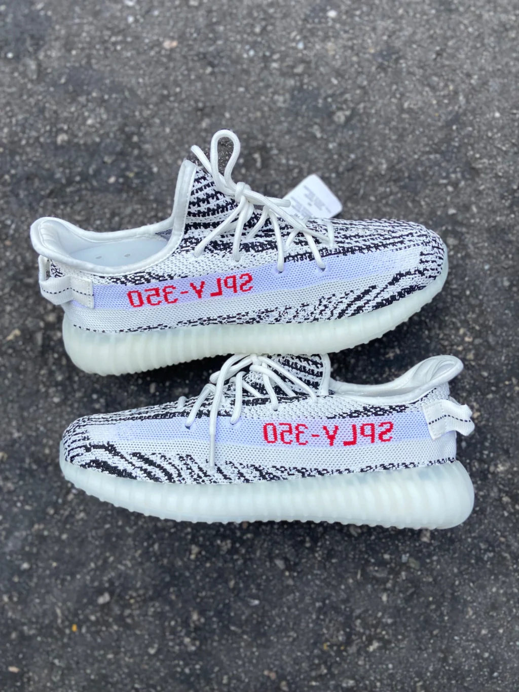 Adidas Yeezy Boost 350 V2 - Zebra - Importado