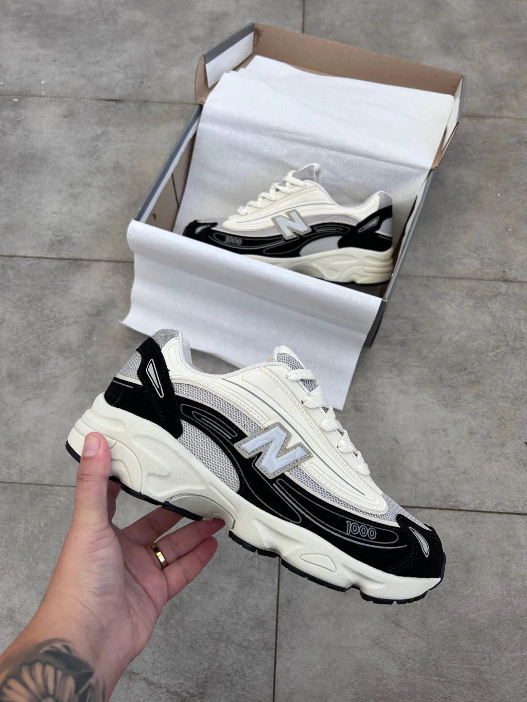 New Balance 1000 - Preto e Branco