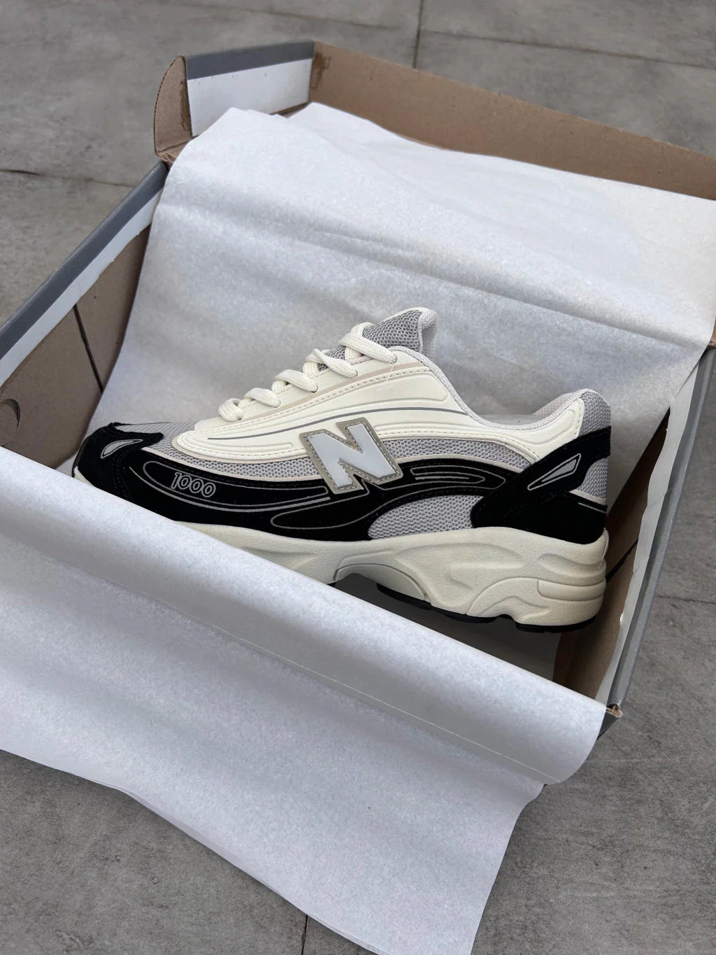 New Balance 1000 - Preto e Branco