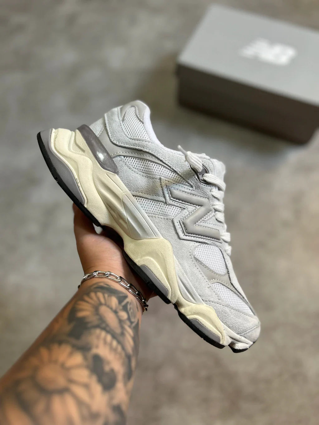 New Balance 9060 - Cinza