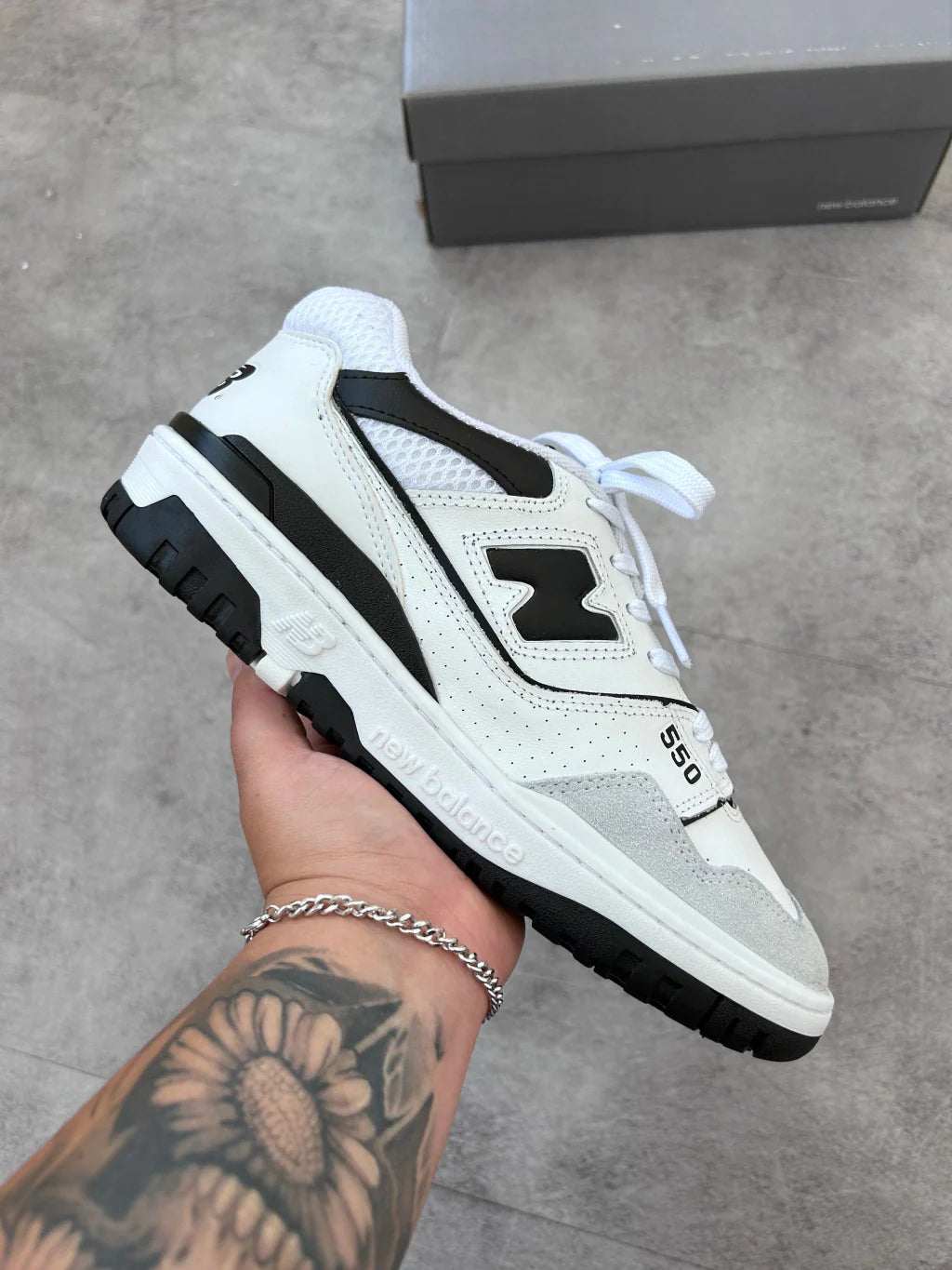 New Balance 550 - Branco e Preto