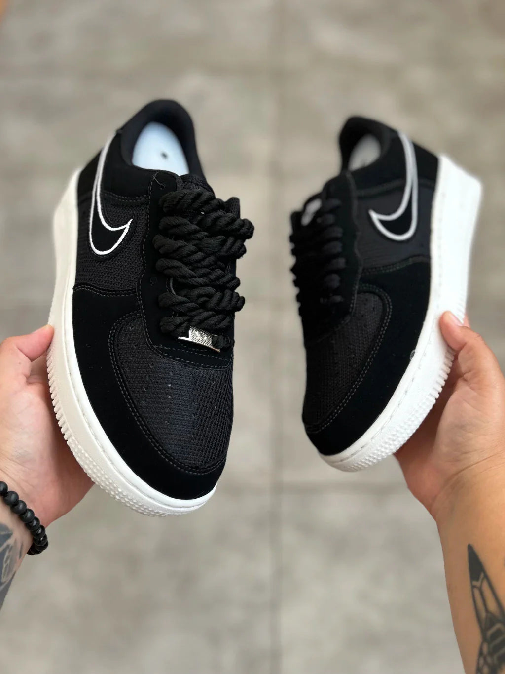 Nike Air Force 1 - Black Tecido