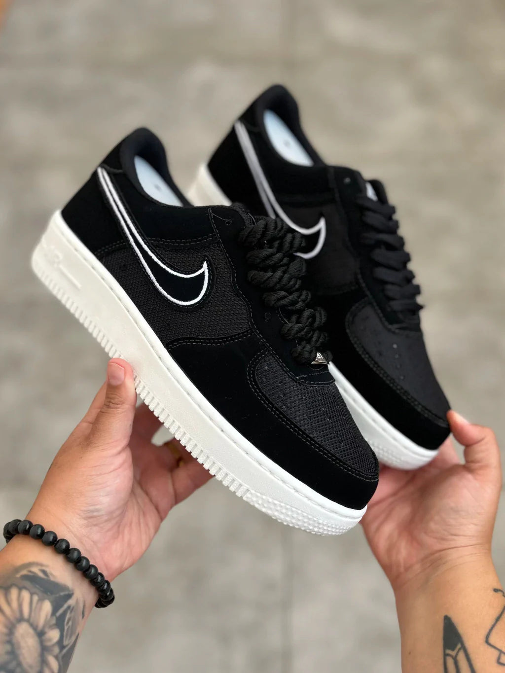 Nike Air Force 1 - Black Tecido