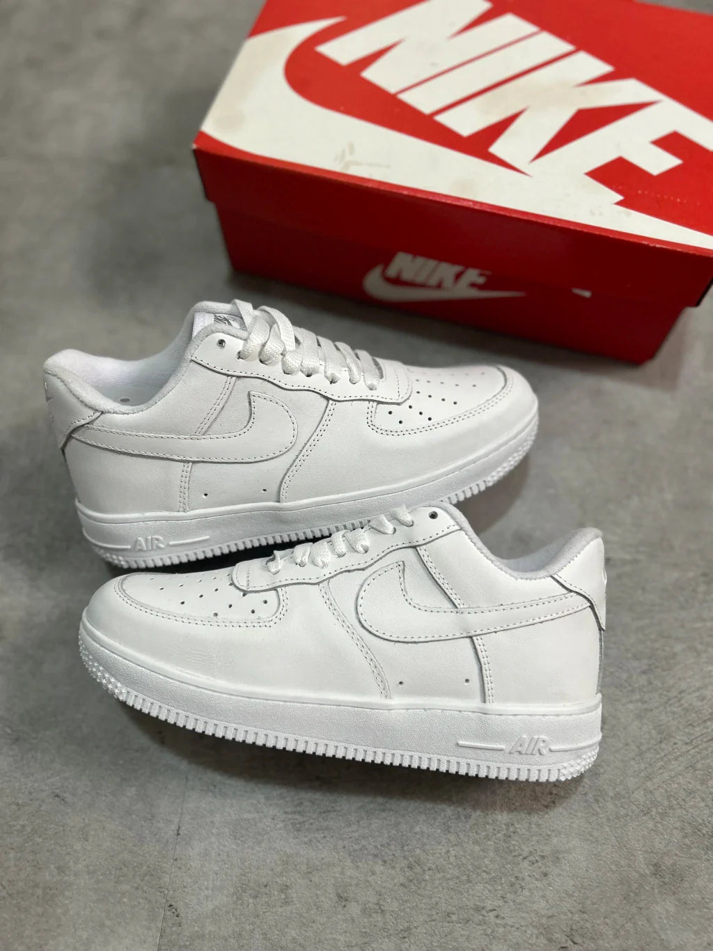 Nike Air Force 1 - Couro Branco