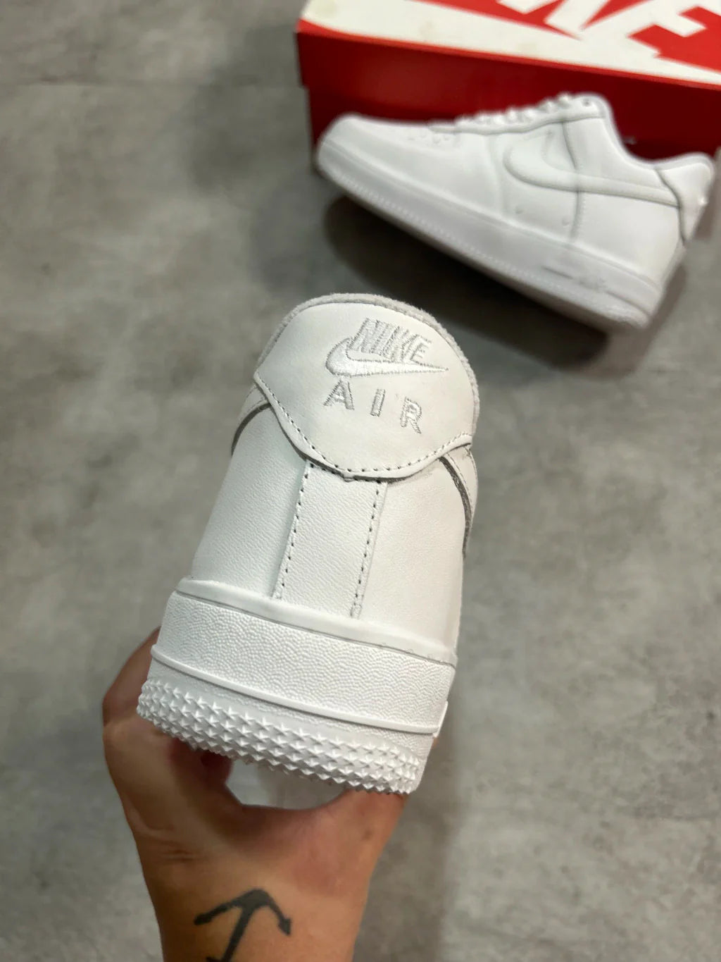 Nike Air Force 1 - Couro Branco