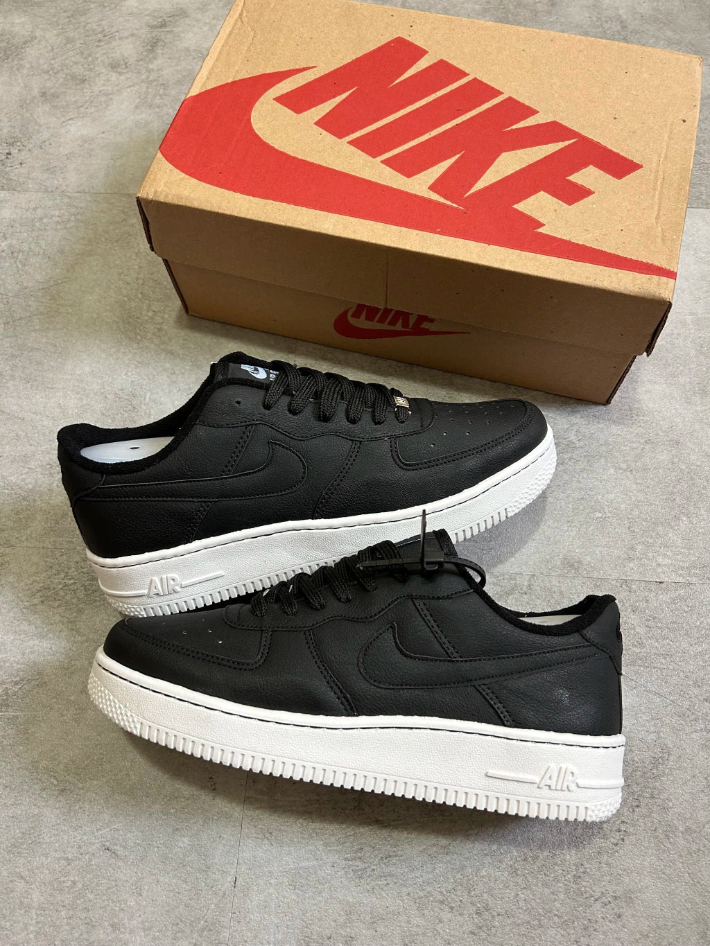Nike Air Force 1 - Craft Black