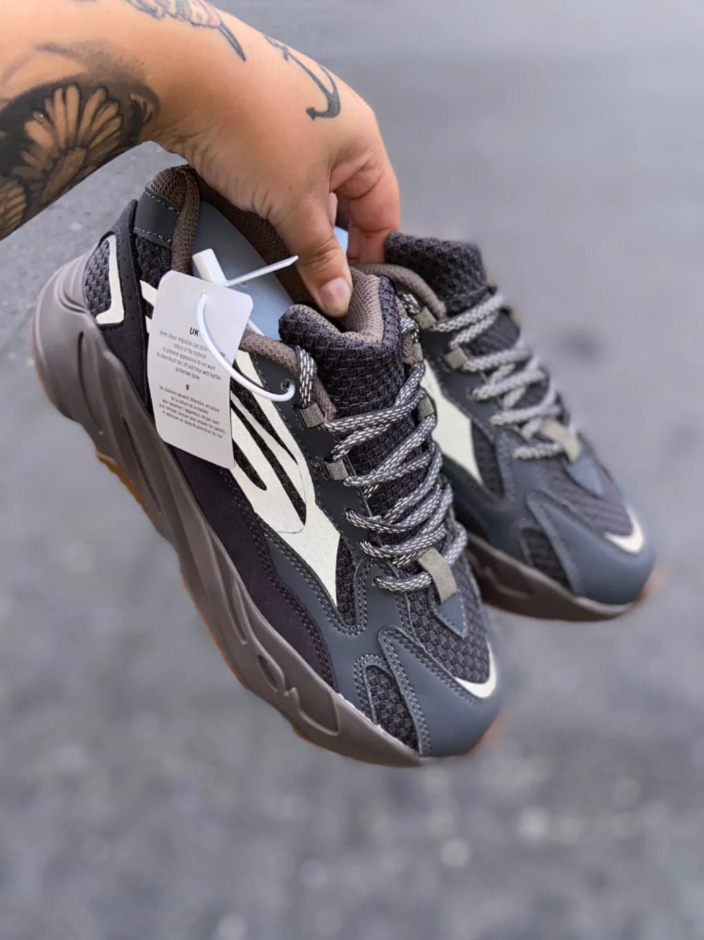 Adidas Yeezy 700 V2 - Geode
