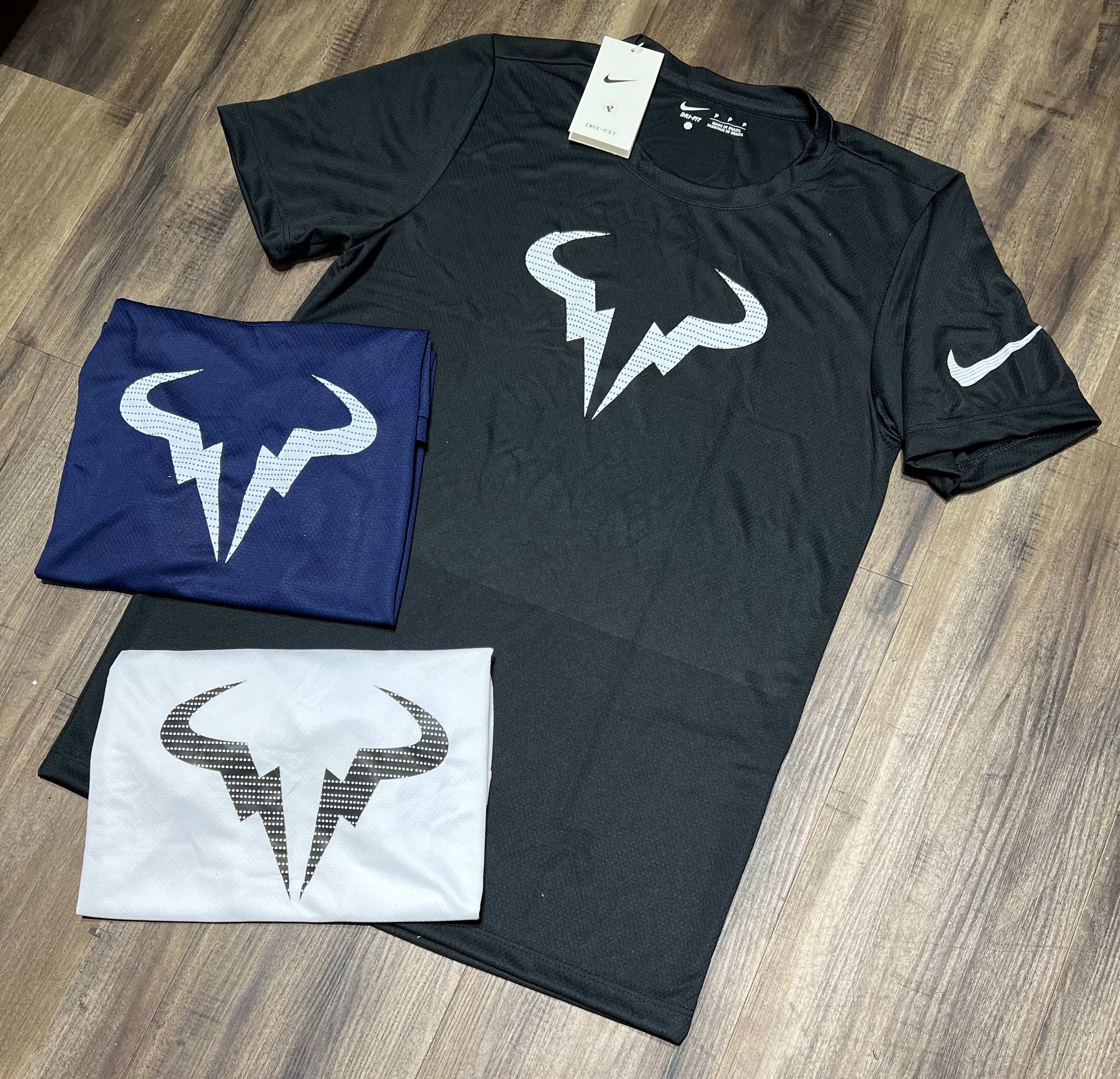 Kit com 3 camisetas Nike dri-fit