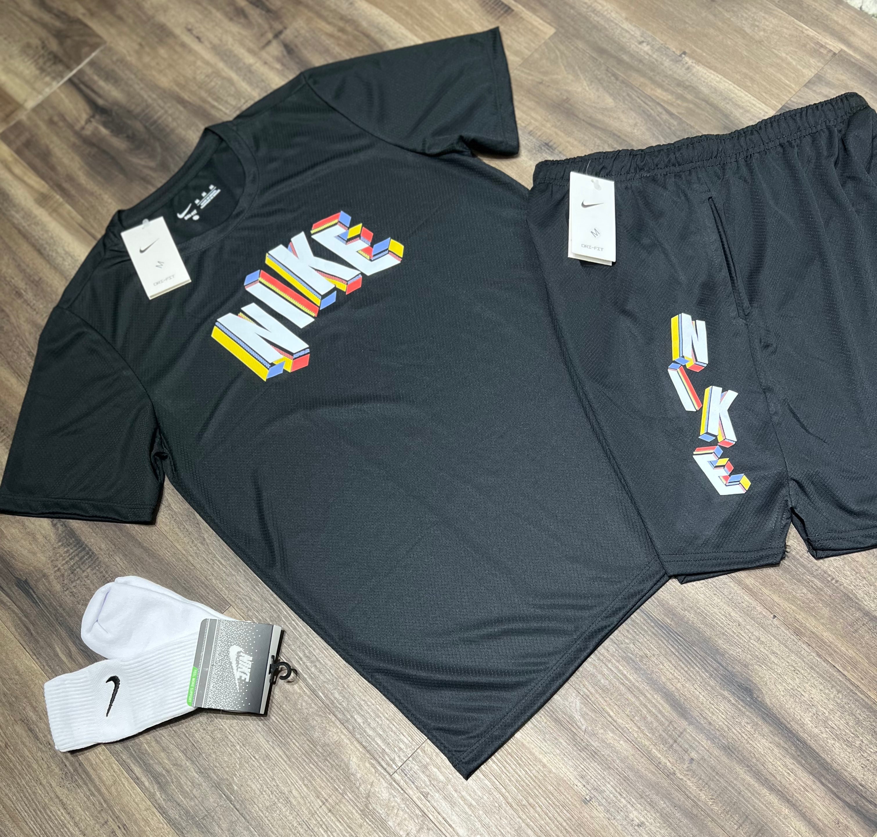 Kit Esportivo Masculino Nike – Camiseta, Shorts e Meia Dry Fit Treino Academia