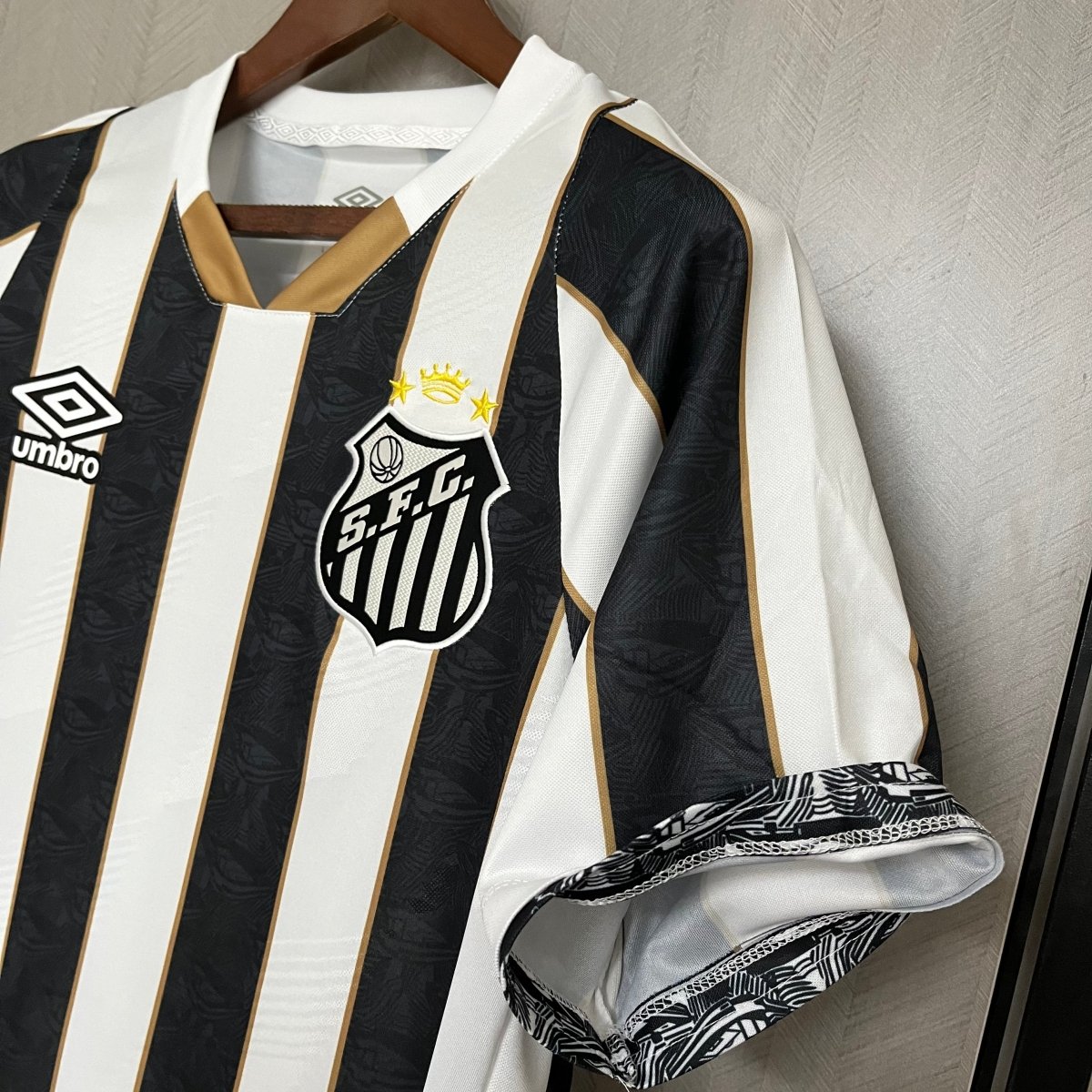 Camisa do Santos 24/25 Preta e Branca (Neymar JR 10 Incluso)