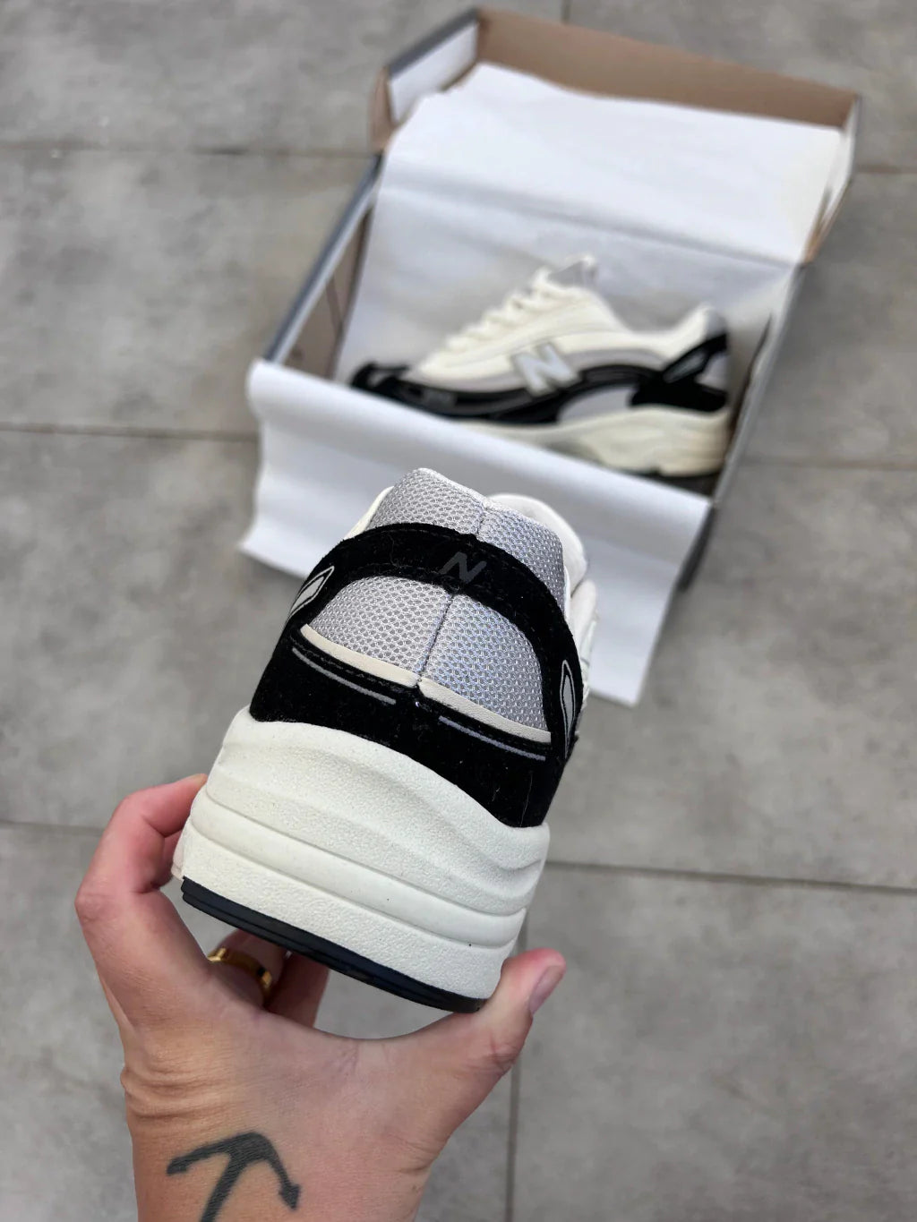 New Balance 1000 - Preto e Branco