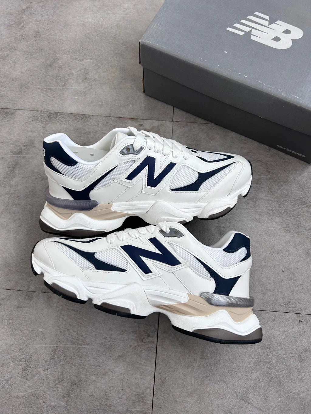 New Balance 9060 - Branco e Azul