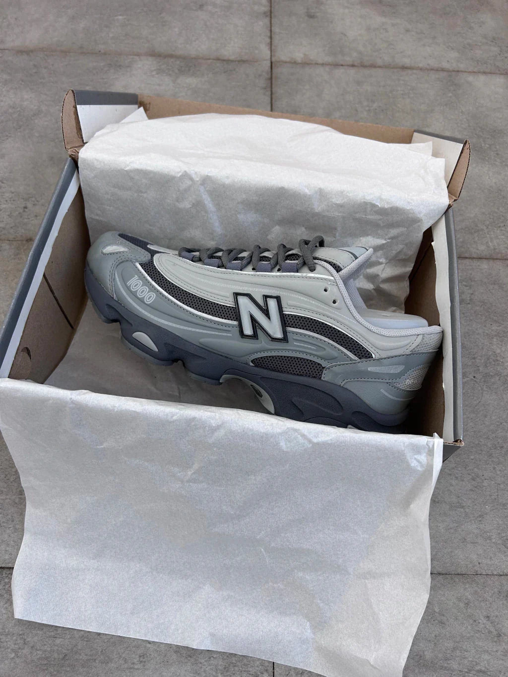 New Balance 1000 - Preto e Cinza