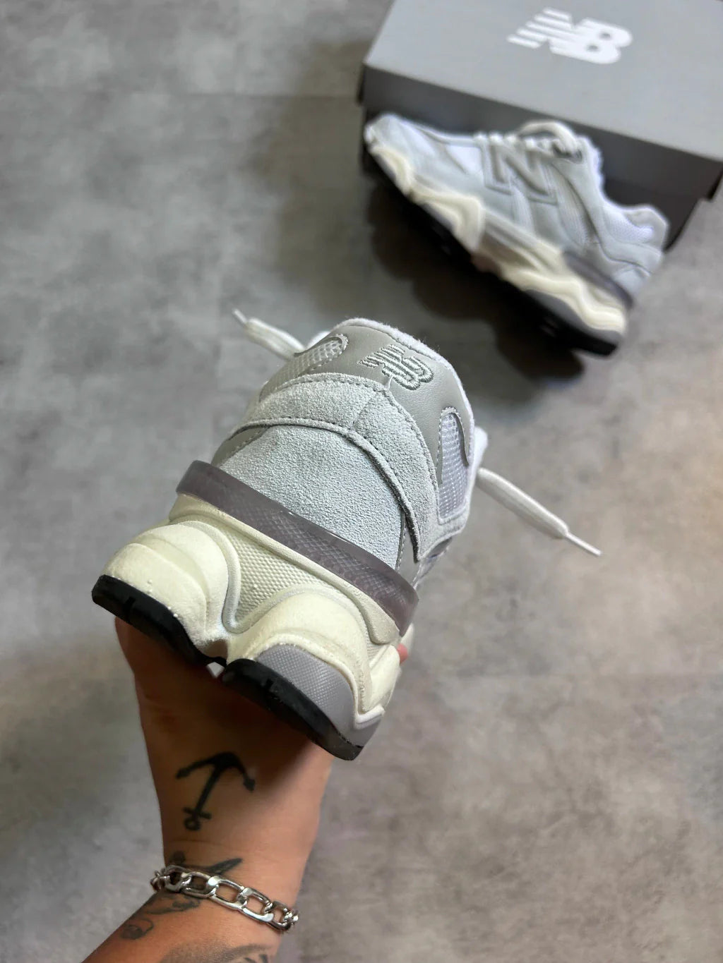 New Balance 9060 - Cinza