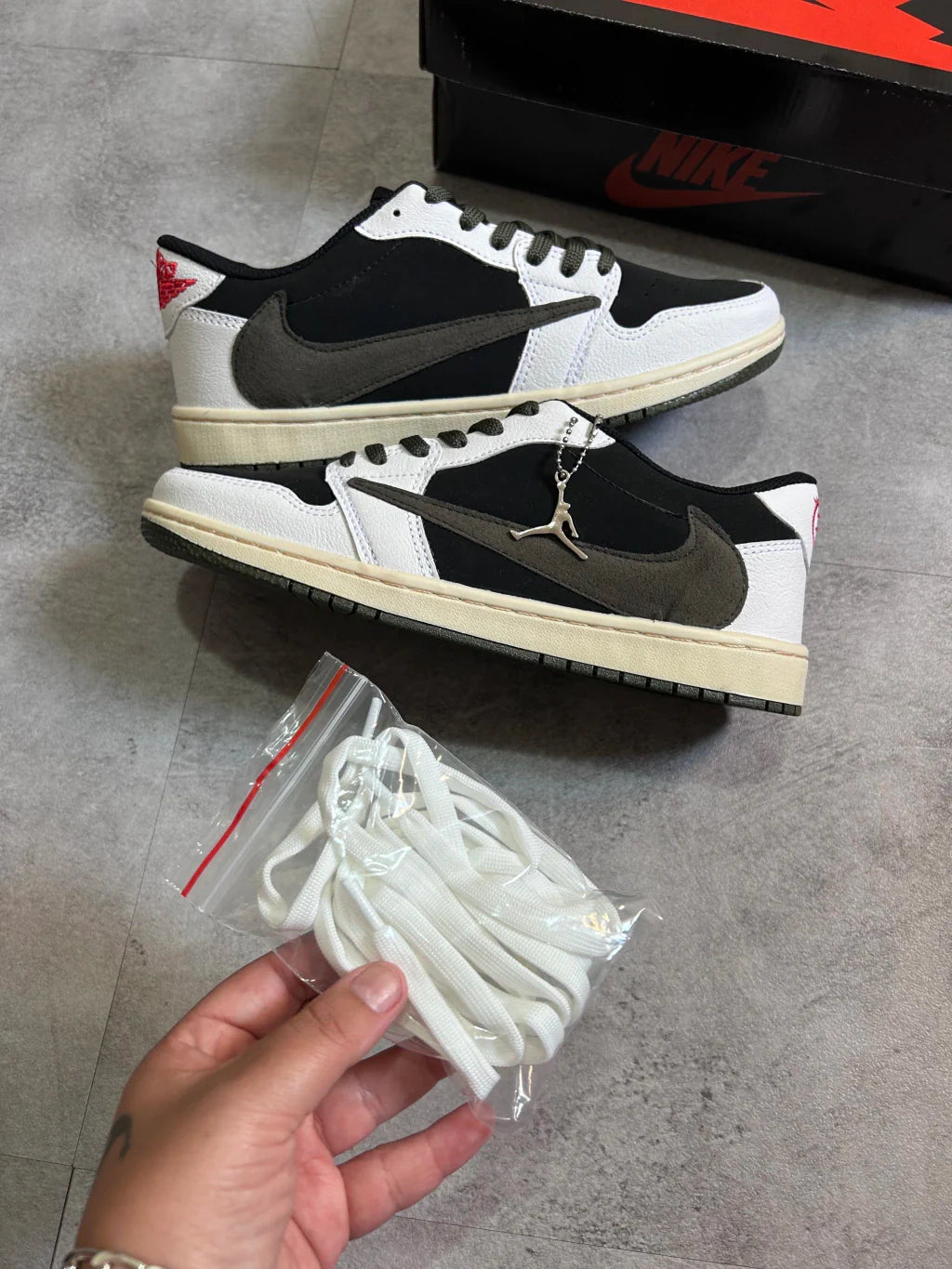 Air Jordan 1 Low - Travis Scott Olive Green