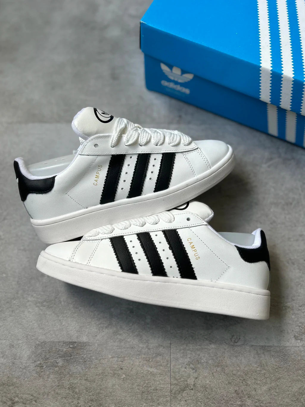 Adidas Campus - Branco com Listra Preta