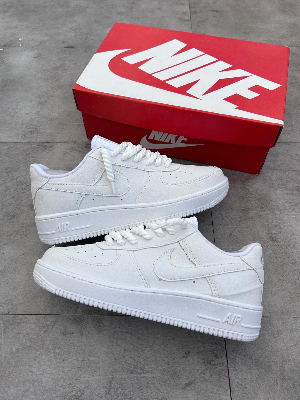 Nike Air Force 1 - Branco Couro Corda